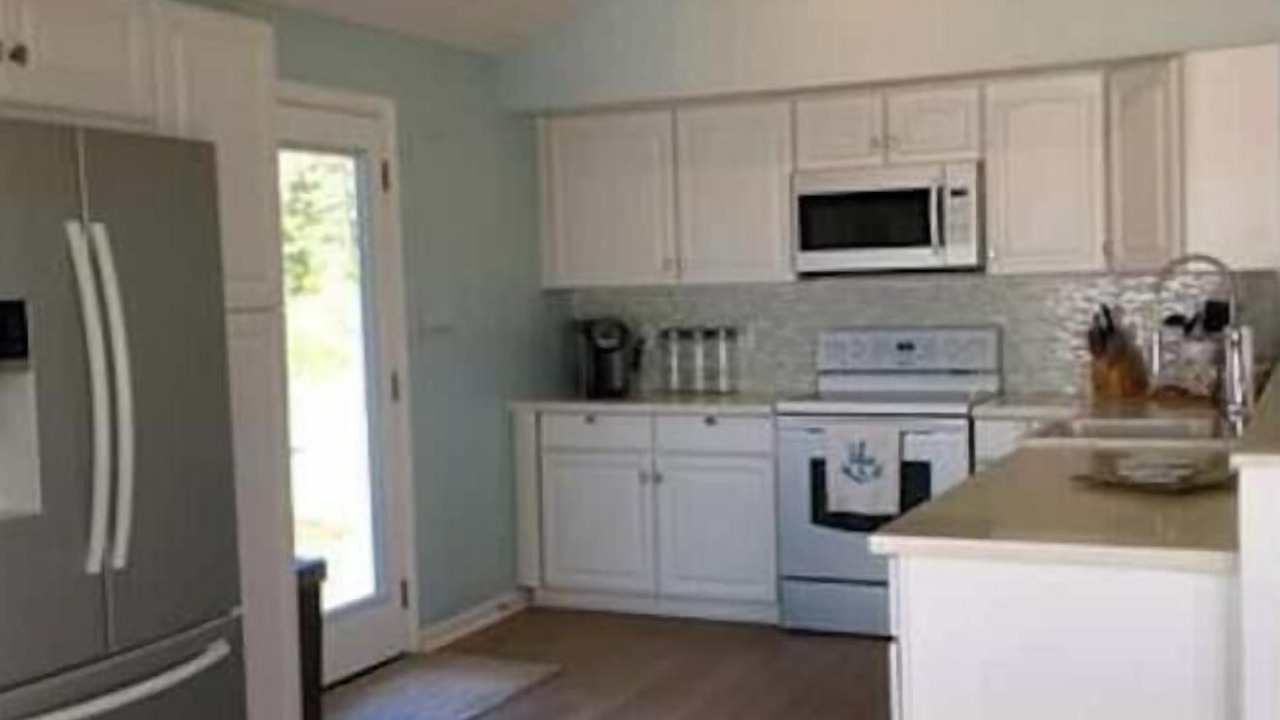 Photo of Kitchen in White Stone