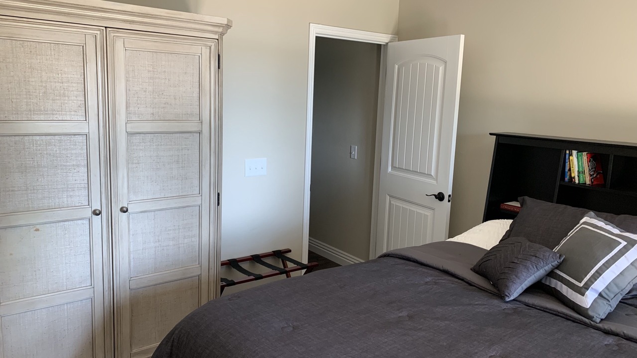 Photo of Bedroom in Garfield