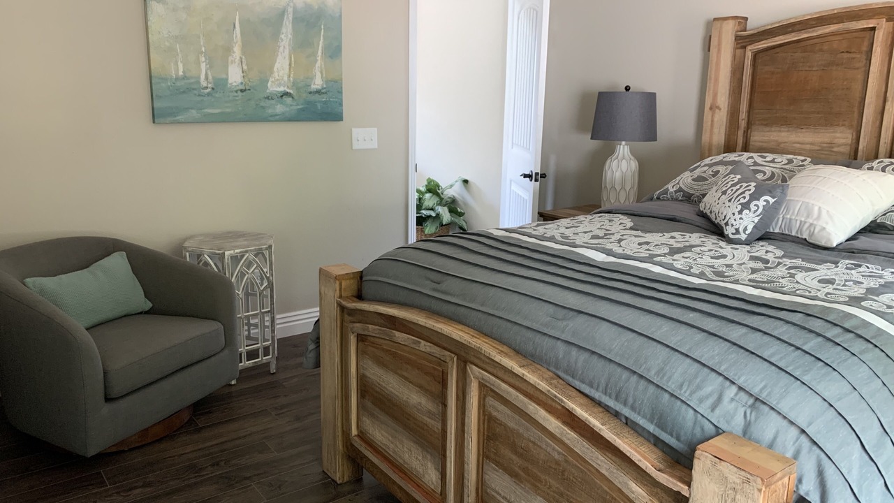 Photo of Bedroom in Garfield