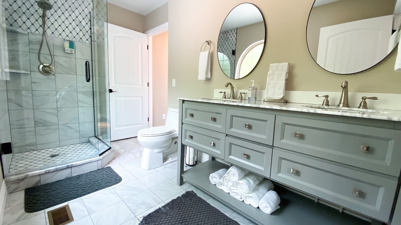 Photo of Bathroom in Garfield