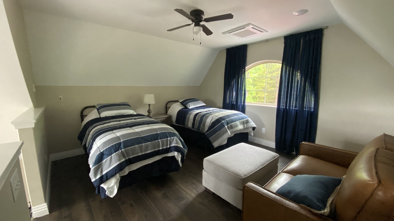 Photo of Bedroom in Garfield