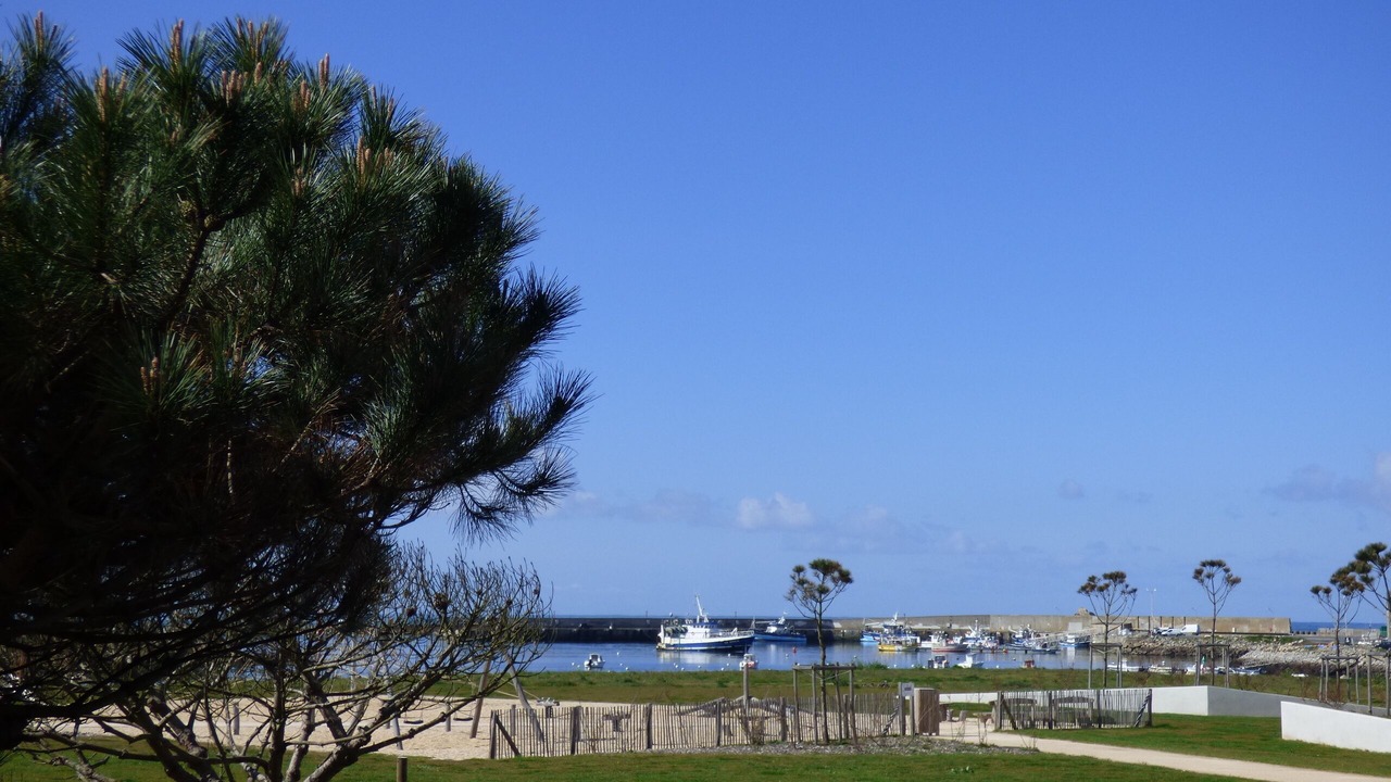 Photo of Others in Saint-Guenole