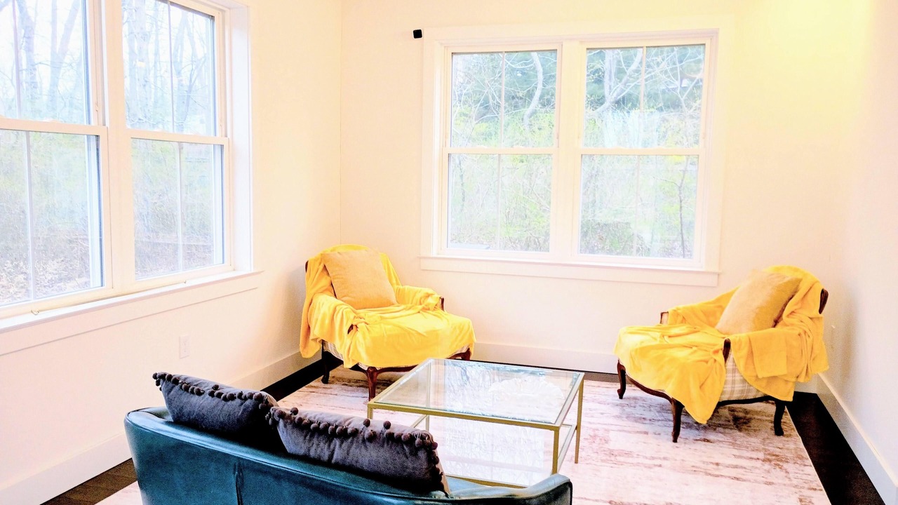 Photo of Livingroom in Southold