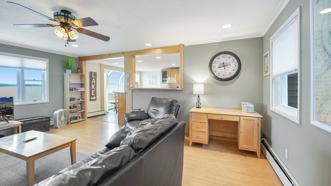 Photo of Livingroom in Seneca Falls