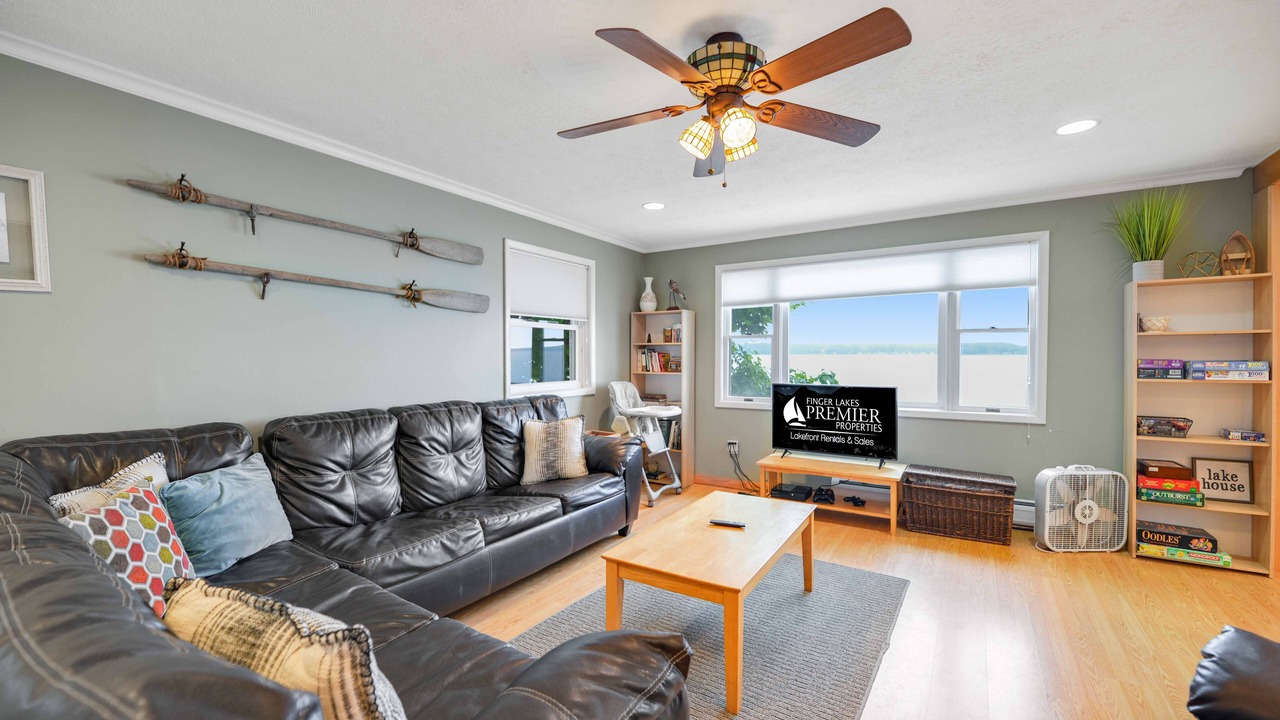 Photo of Livingroom in Seneca Falls