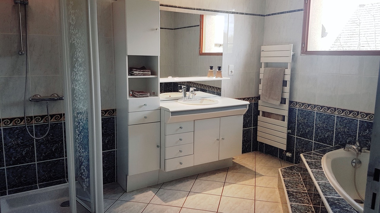 Photo of Bathroom in Saint-Lothain