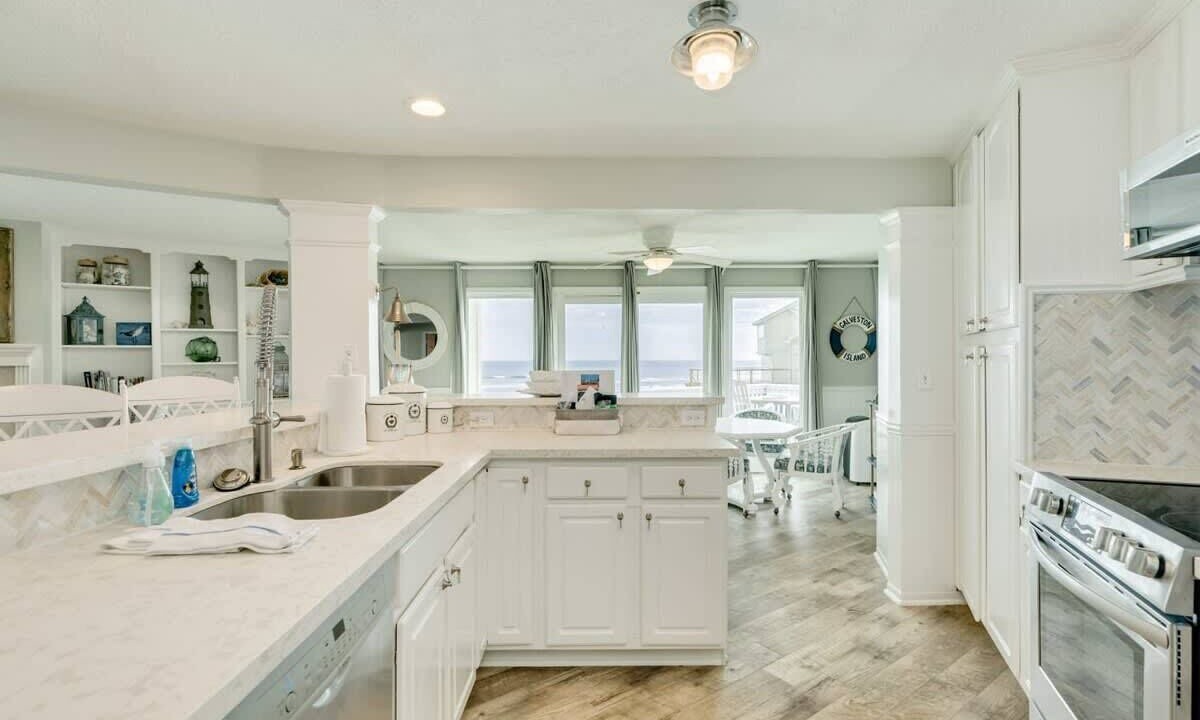 Photo of Kitchen in Pirates Beach