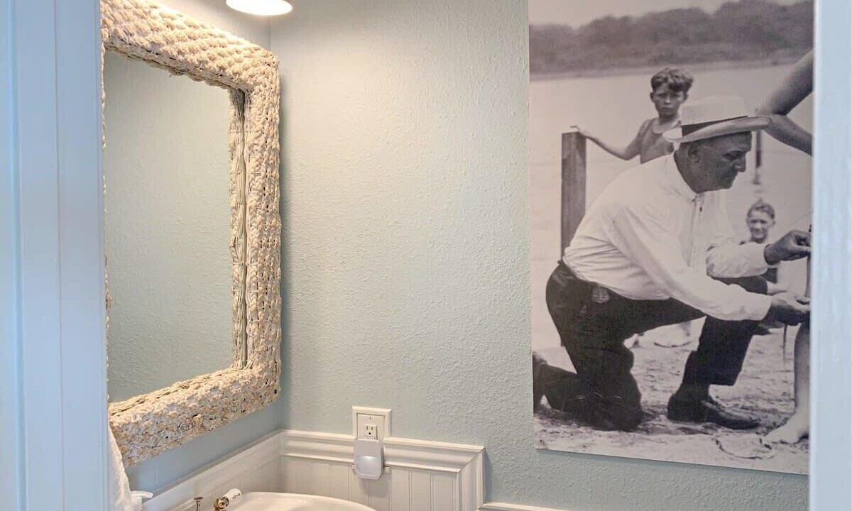 Photo of Bathroom in Pirates Beach
