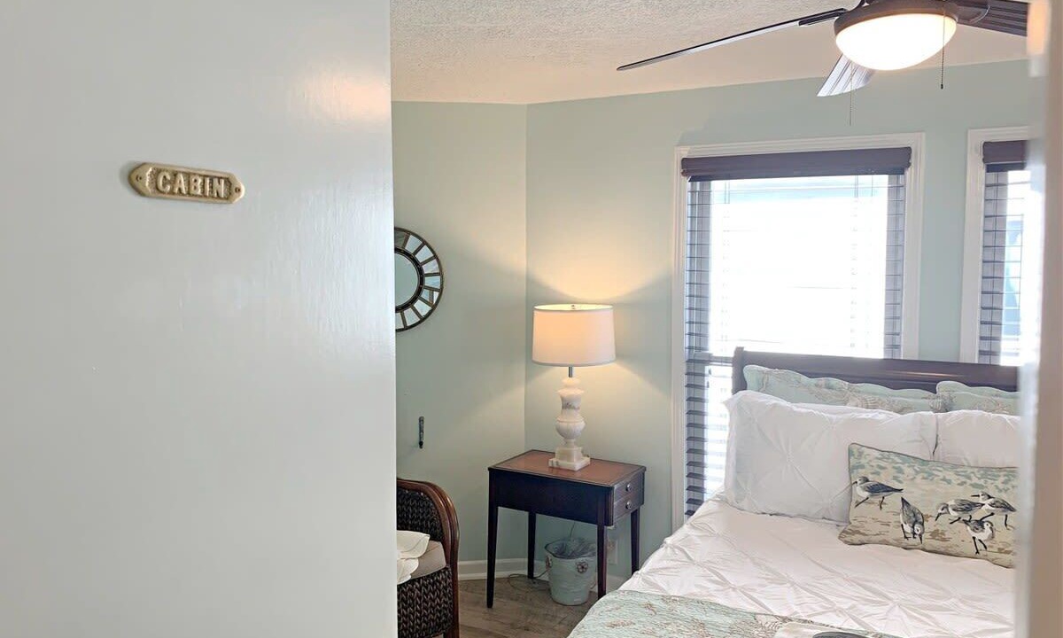 Photo of Bedroom in Pirates Beach