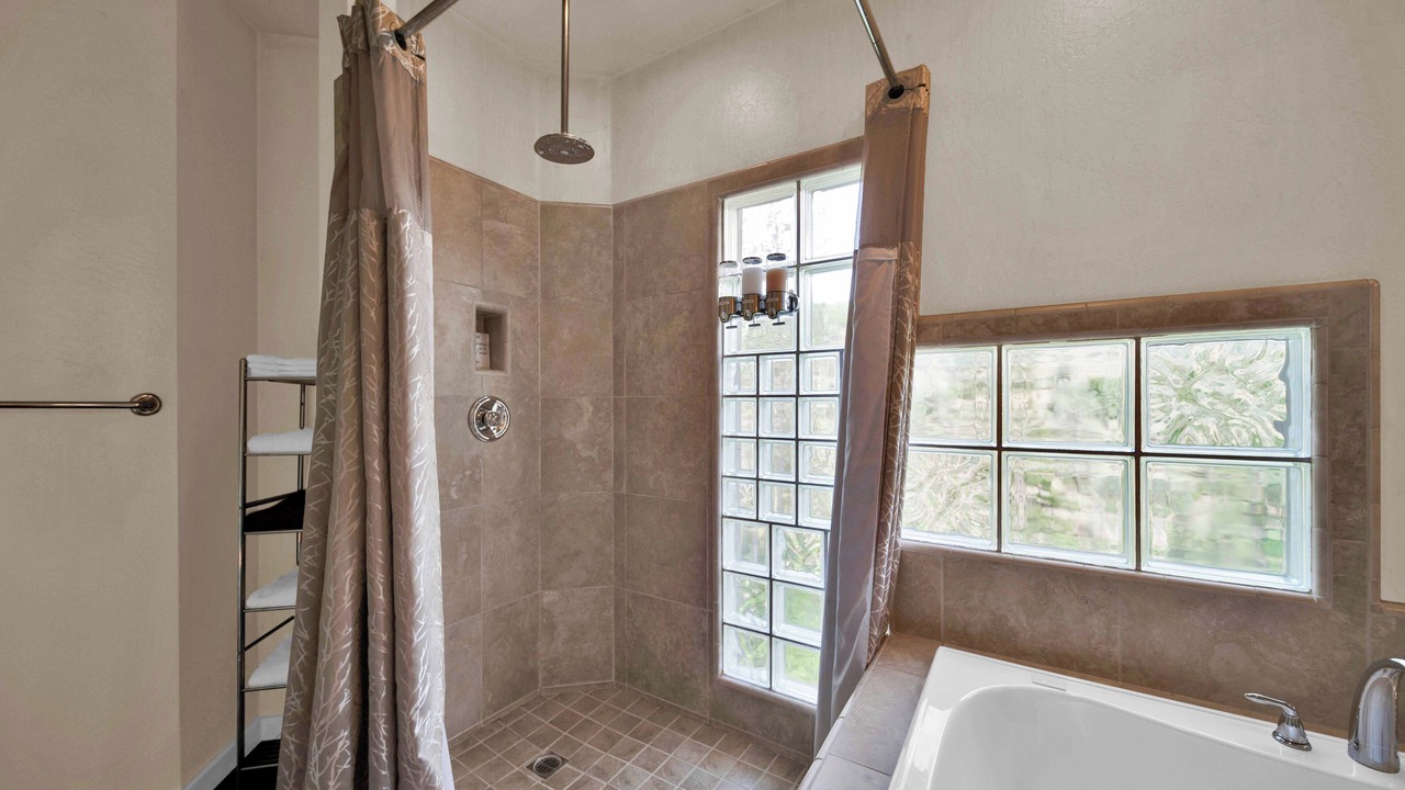 Photo of Bathroom in O'Brien