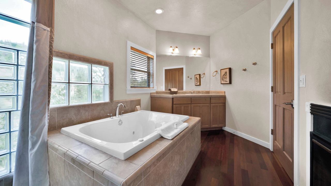 Photo of Bathroom in O'Brien