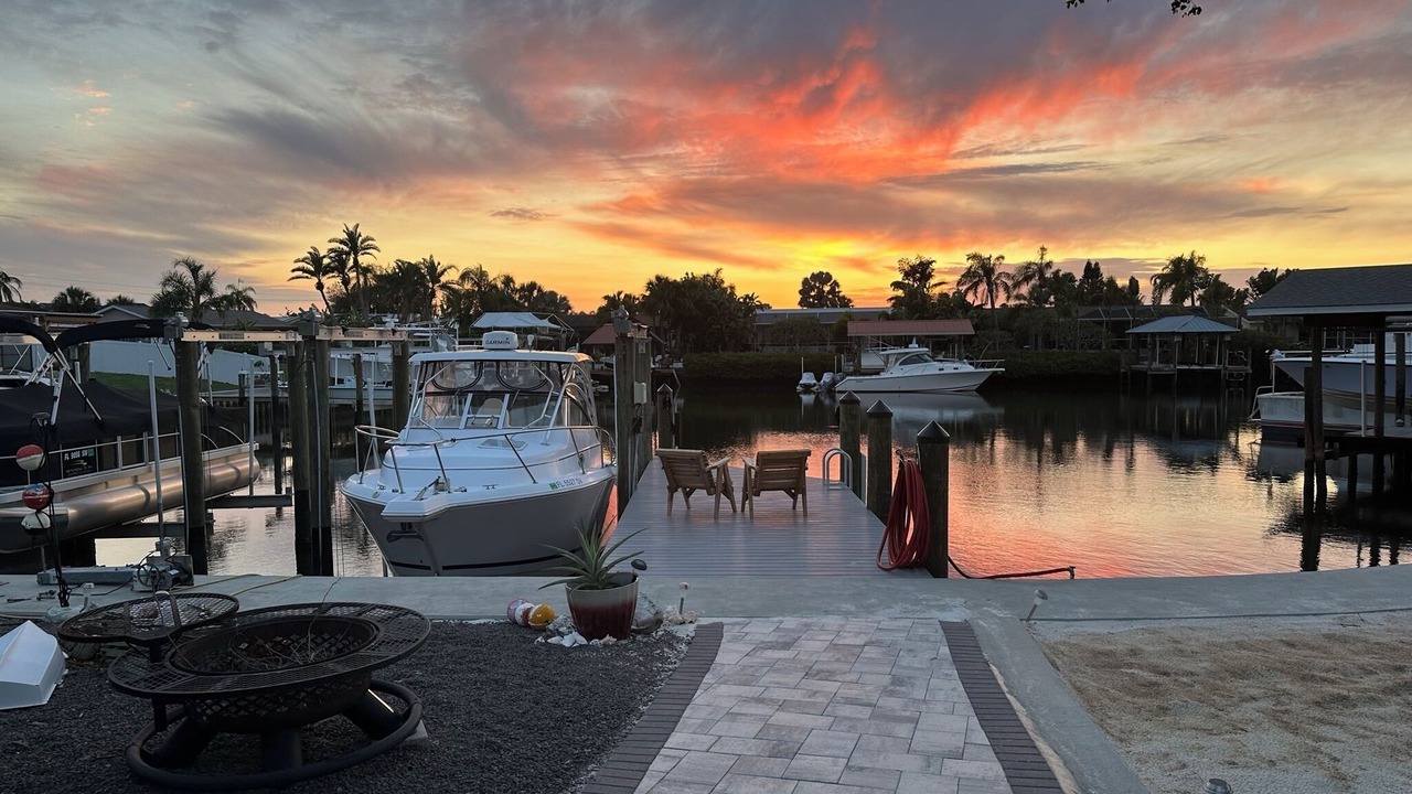 Photo of Others in Apollo Beach