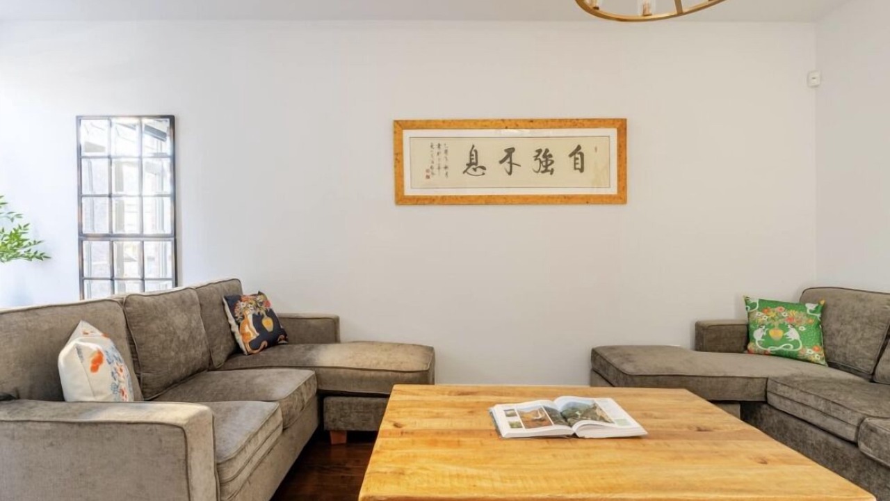 Photo of Livingroom in Cabbagetown