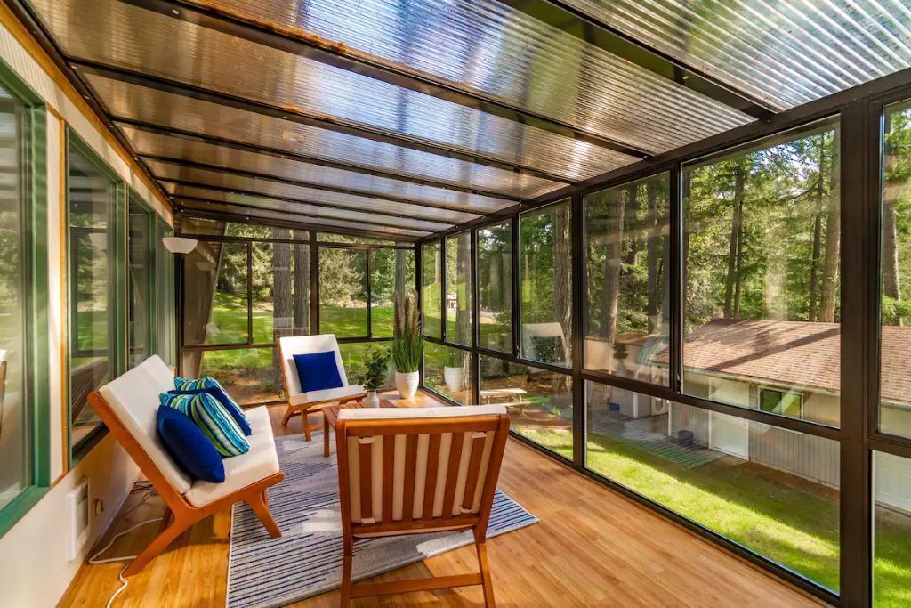 Photo of Patio Balcony in Anderson Island