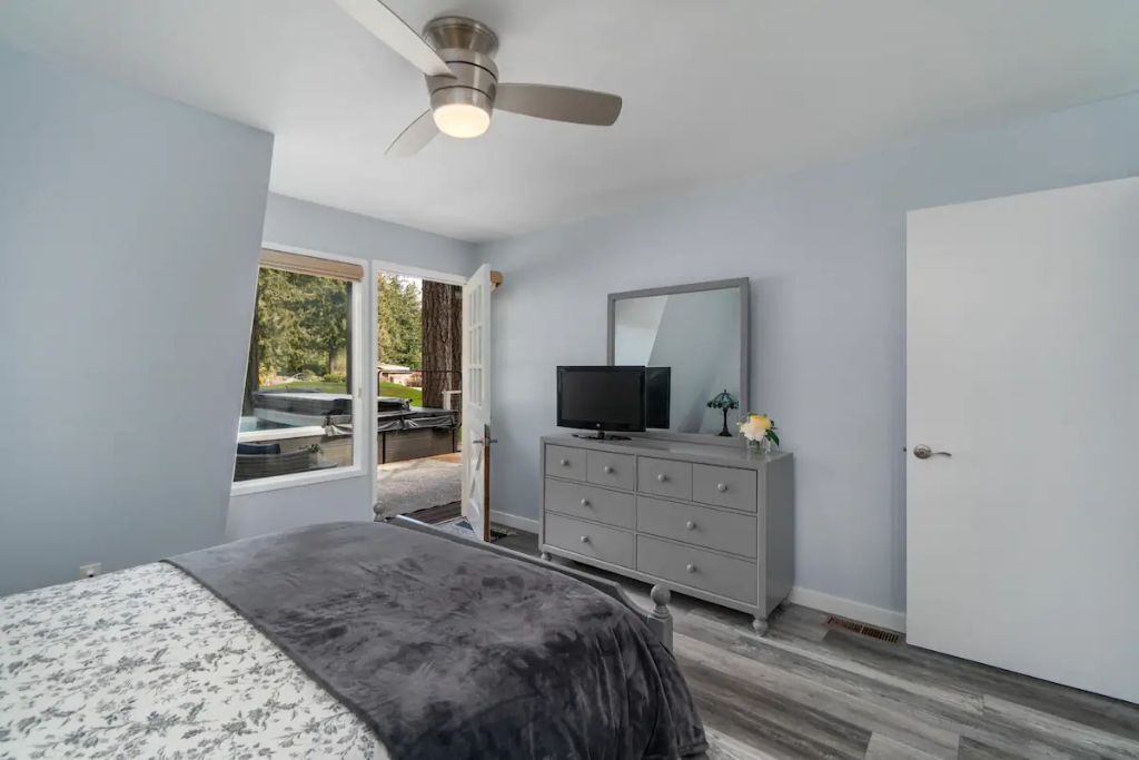 Photo of Bedroom in Anderson Island