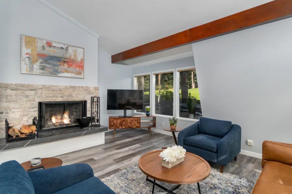 Photo of Livingroom in Anderson Island