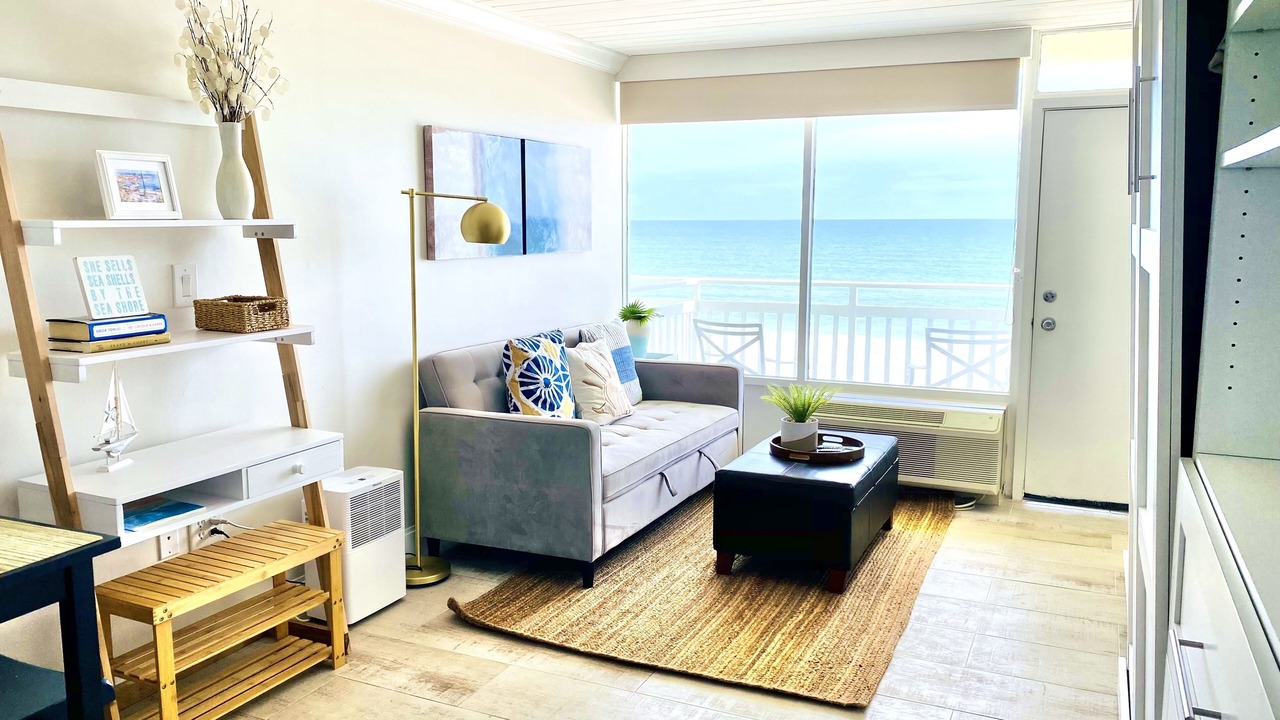 Photo of Livingroom in Ormond Beach