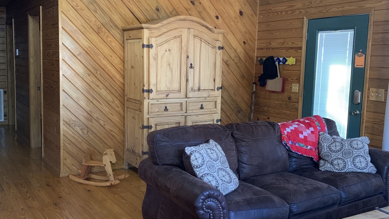 Photo of Livingroom in Heavener