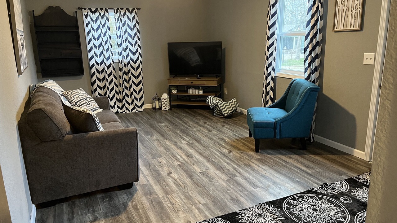 Photo of Livingroom in Van Buren