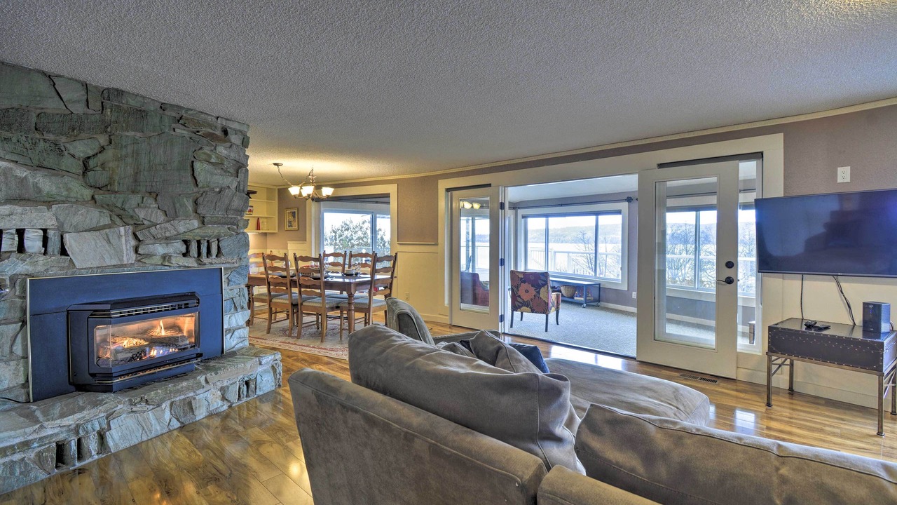 Photo of Livingroom in Port Ludlow