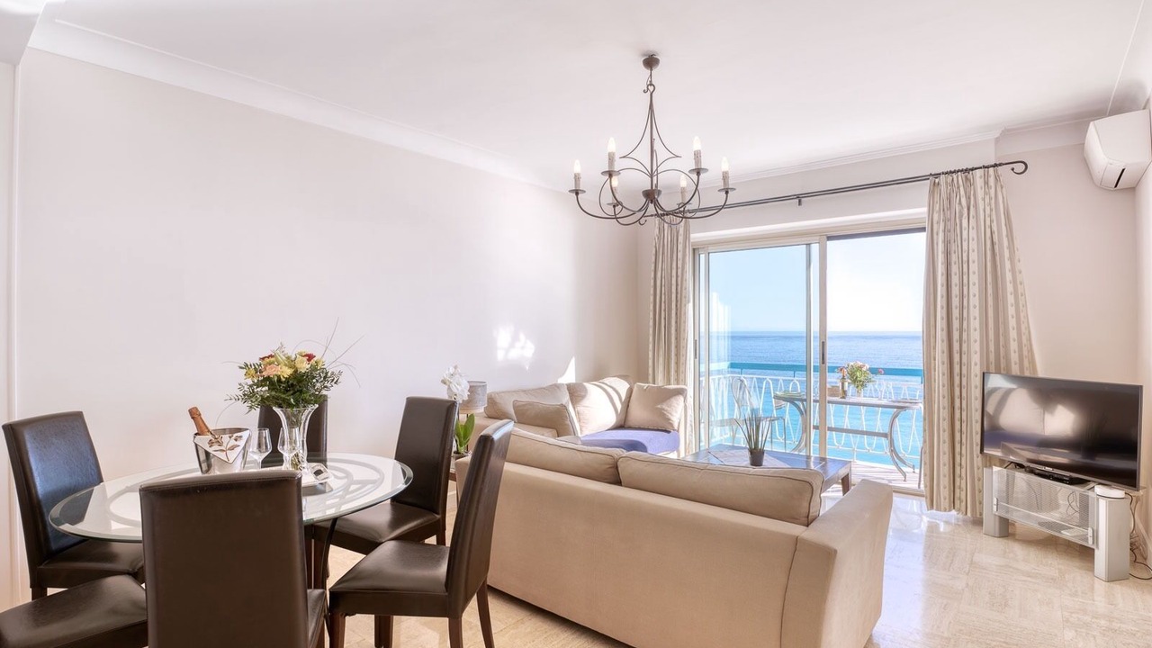 Photo of Livingroom in Les Baumettes