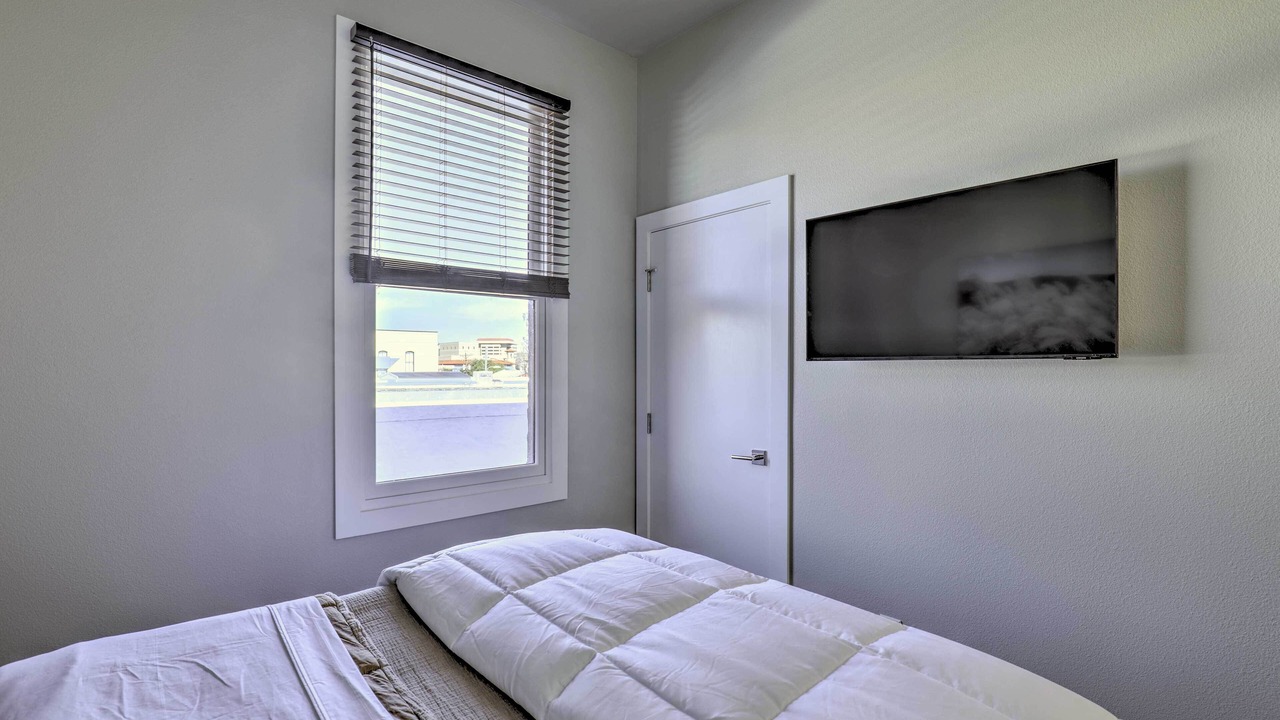 Photo of Bedroom in Downtown