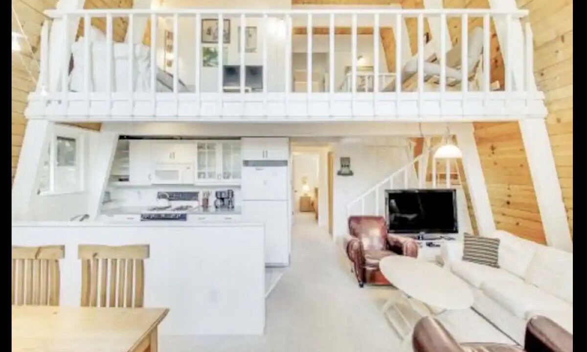 Photo of Livingroom in Carnelian Bay