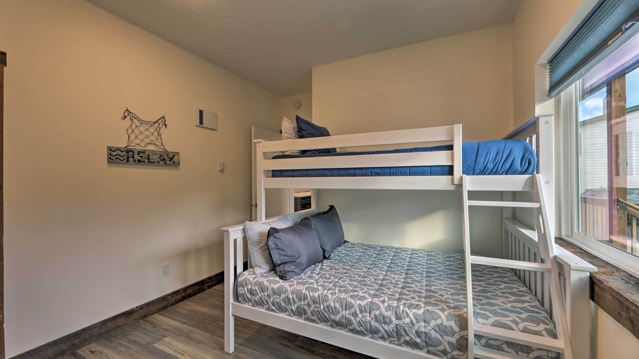 Photo of Bedroom in Waldport