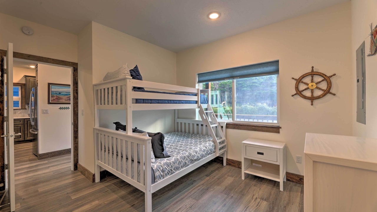 Photo of Bedroom in Waldport