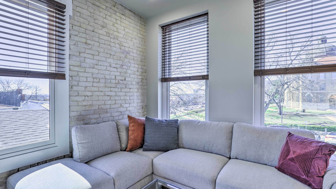 Photo of Livingroom in Downtown