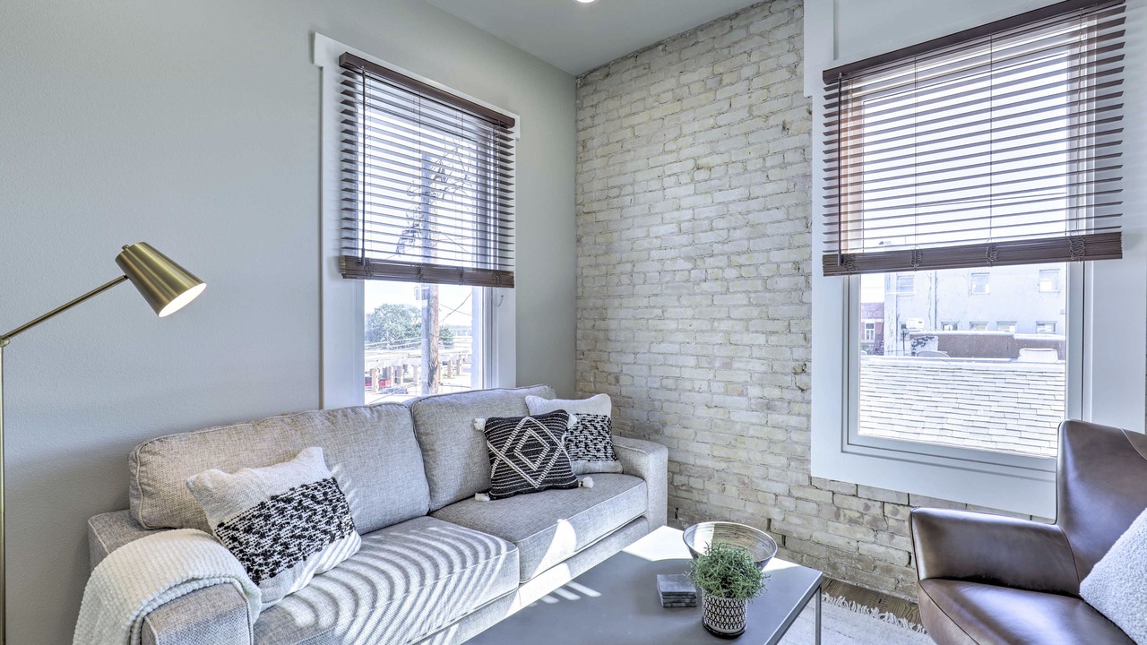 Photo of Livingroom in Downtown