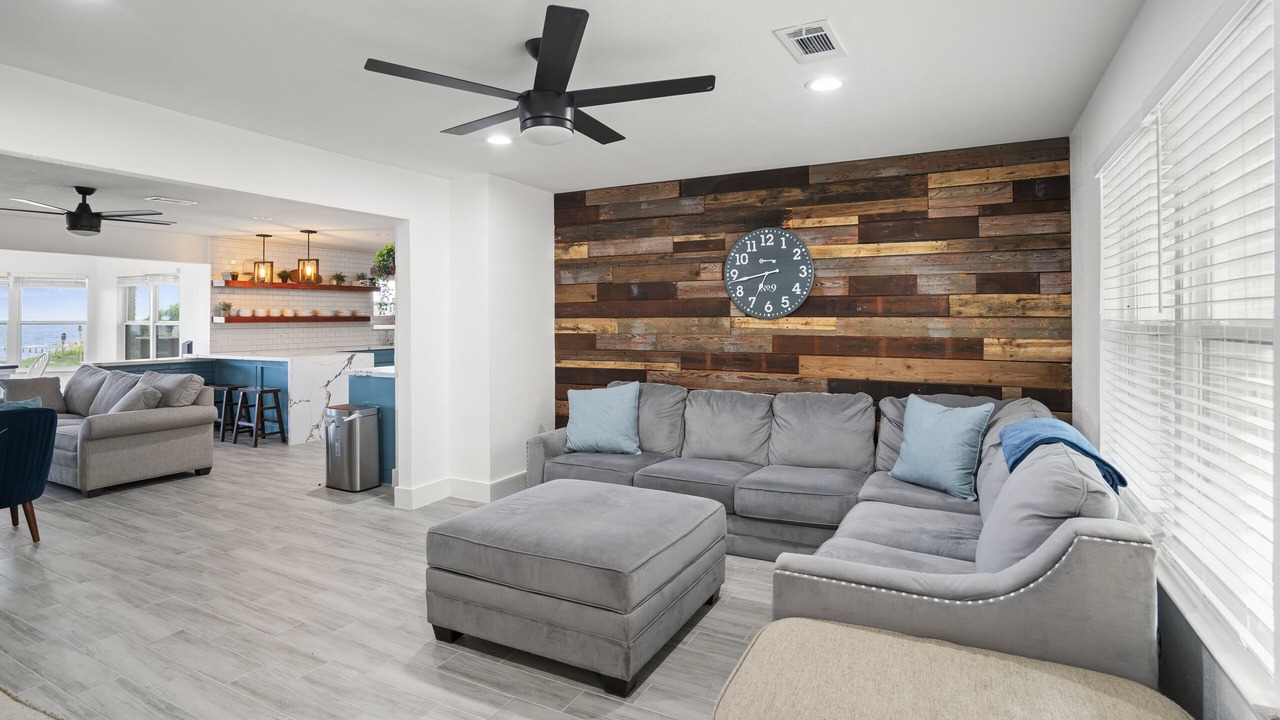 Photo of Livingroom in Beach City