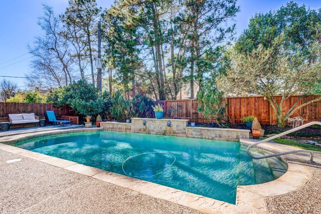 Photo of Outdoor in Wimbledon Falls