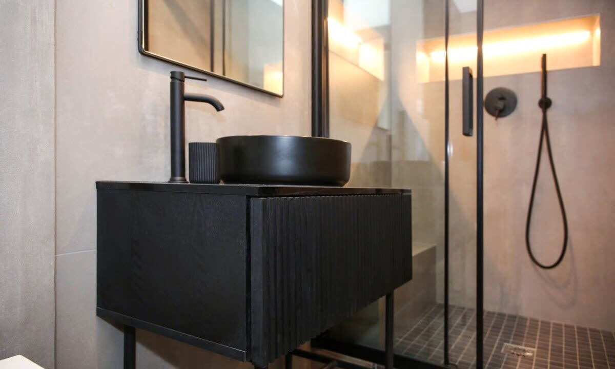 Photo of Bathroom in Quartier Saint-Ambroise