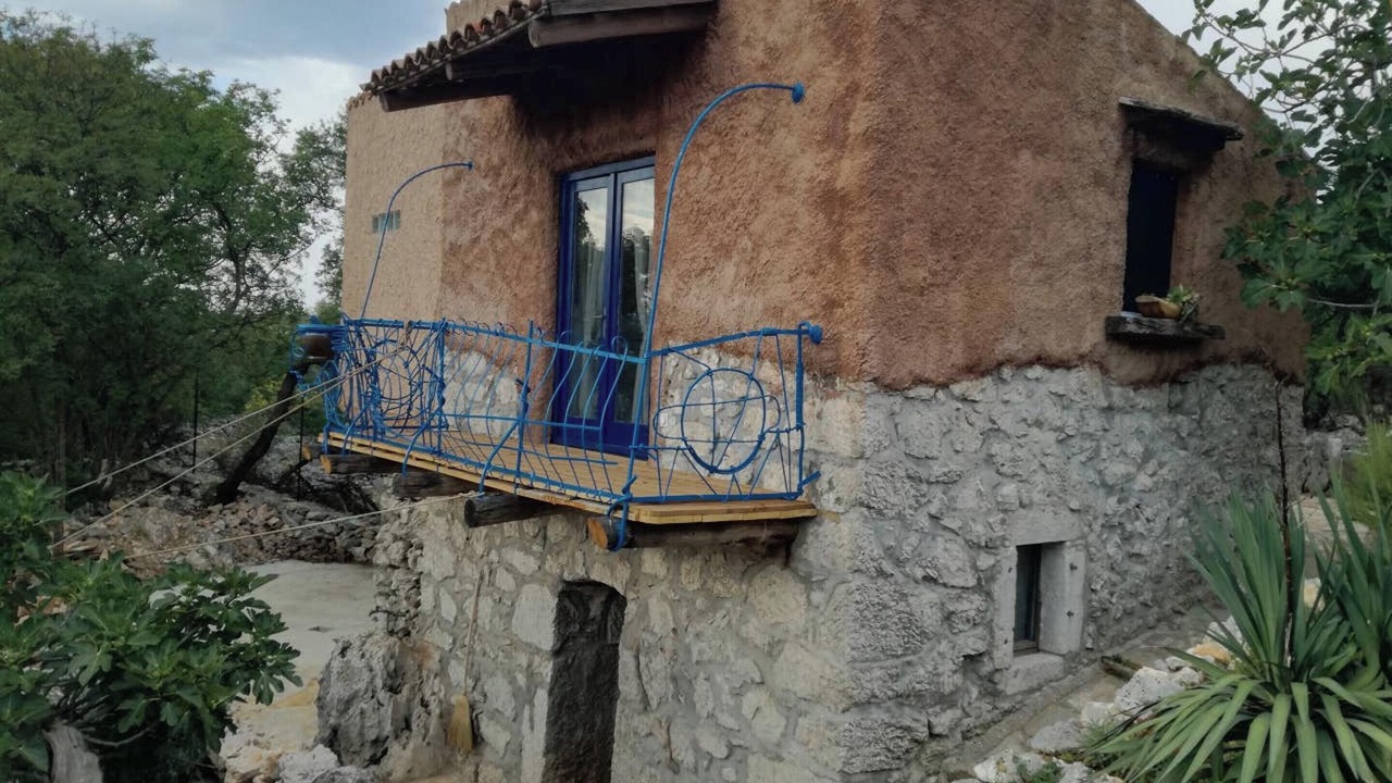 Photo of Others in Cres