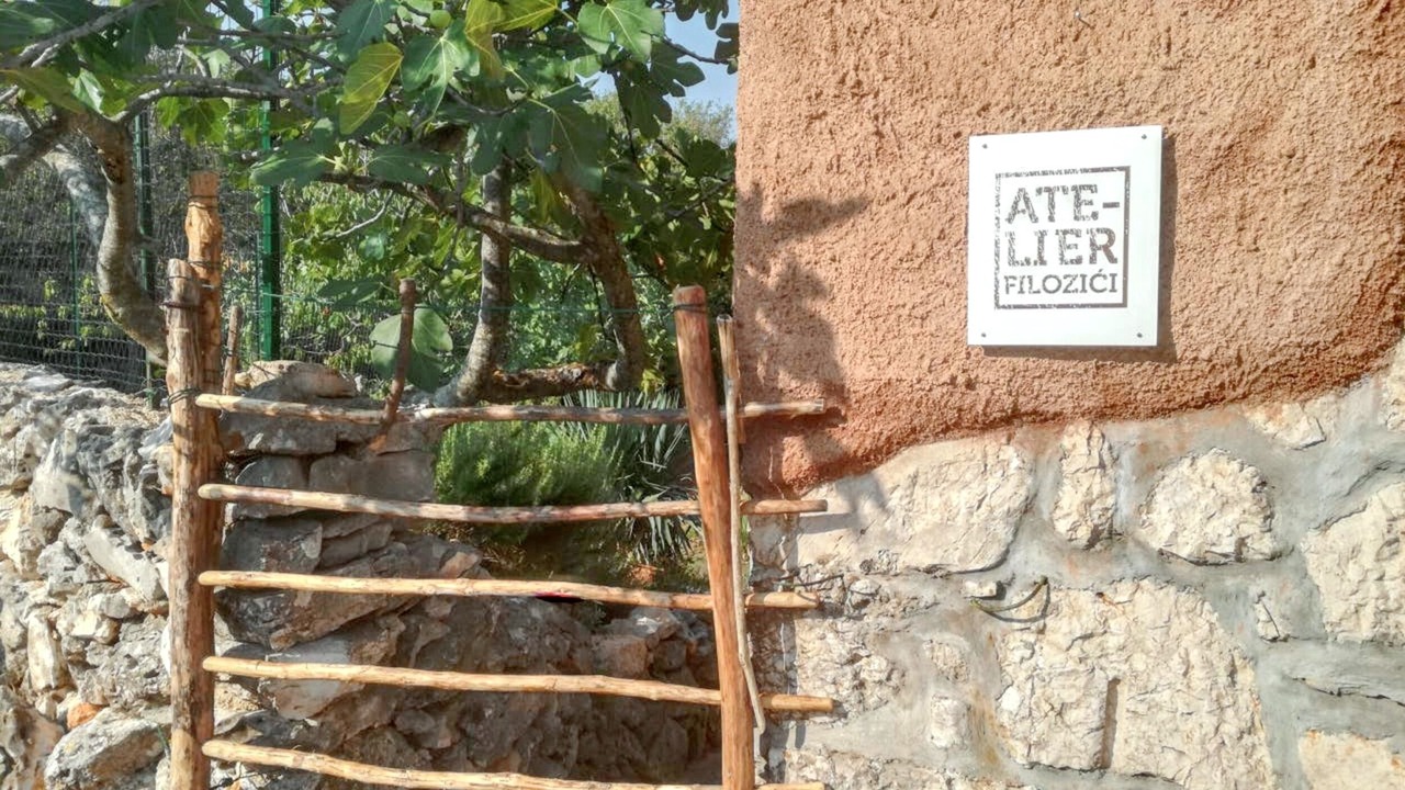 Photo of Others in Cres