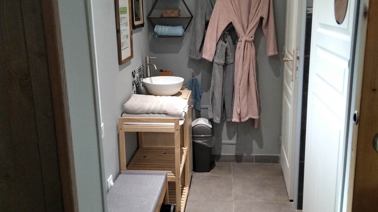 Photo of Bathroom in Clerques