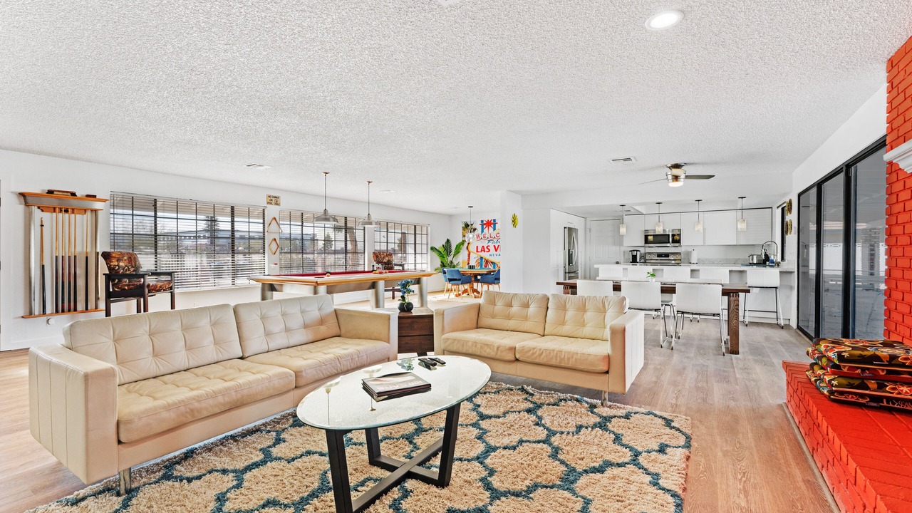 Photo of Livingroom in Southfork