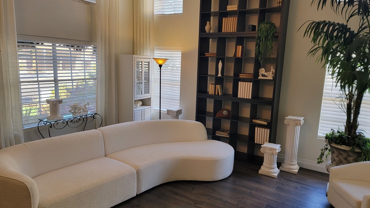 Photo of Livingroom in Spring Valley