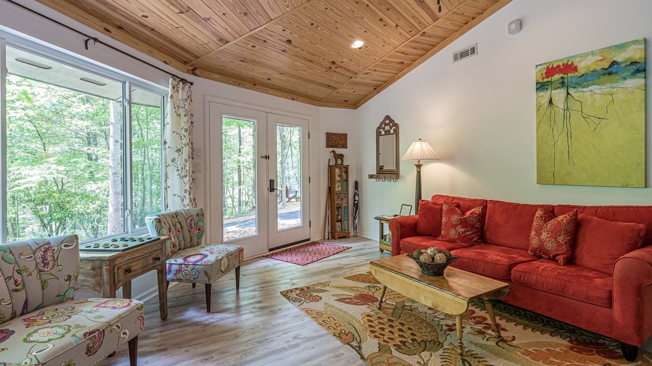 Photo of Bedroom in Dahlonega