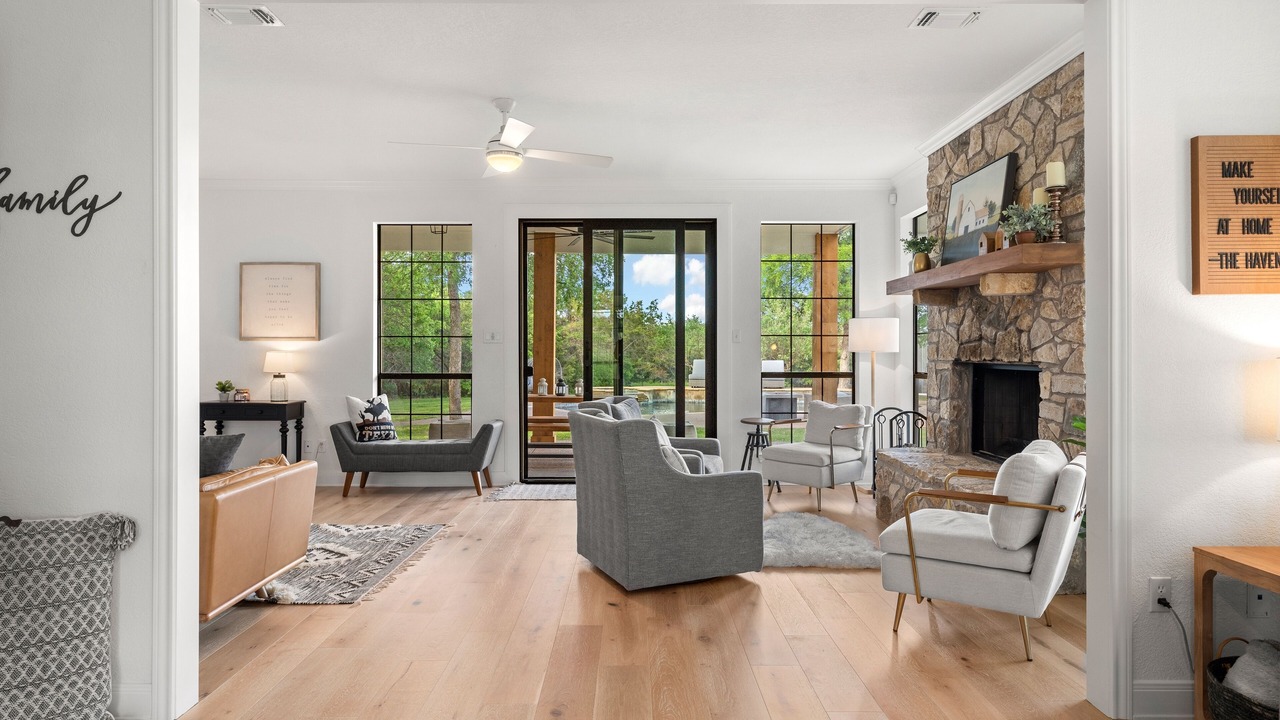 Photo of Bedroom in Glen Rose