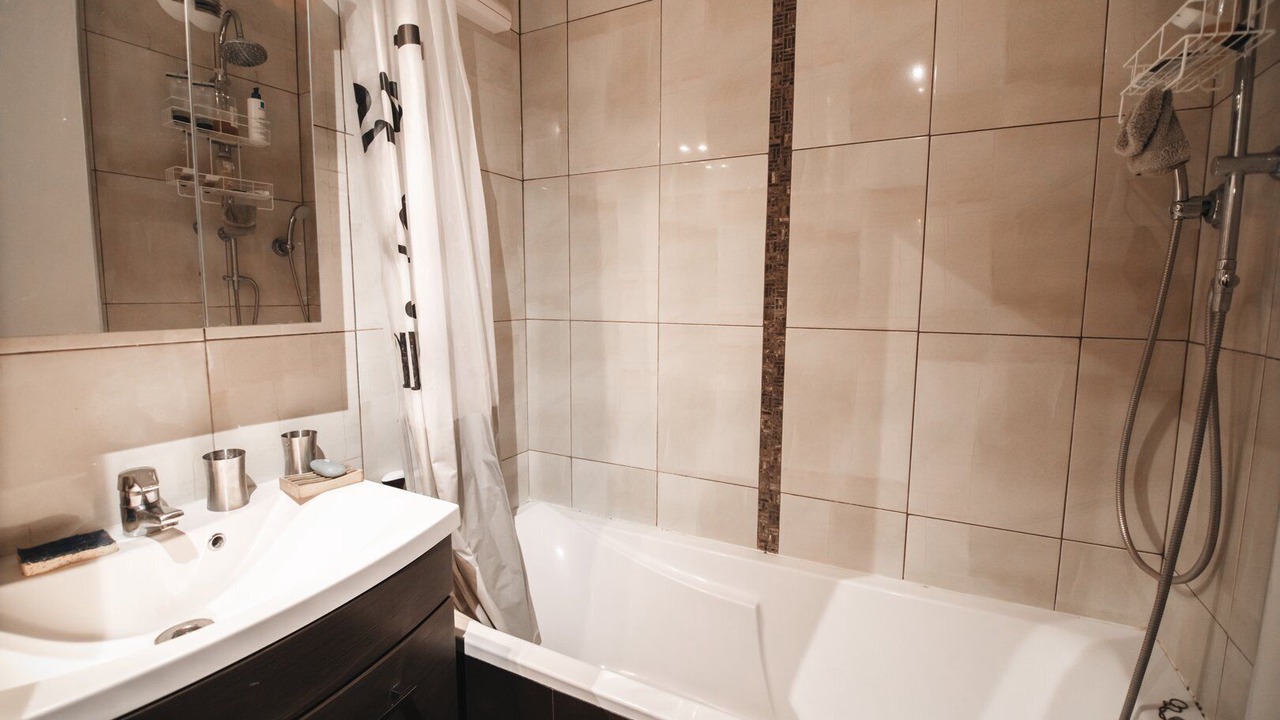 Photo of Bathroom in Combat
