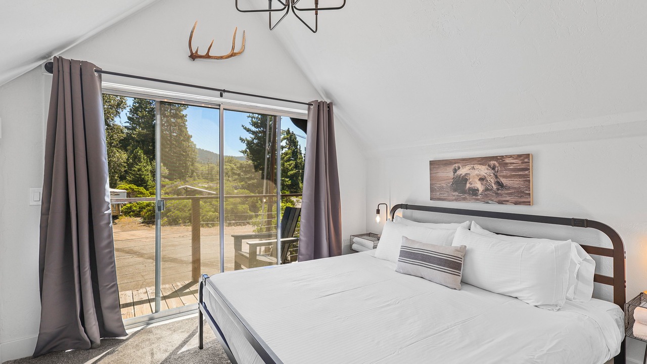 Photo of Bedroom in Mount Shasta