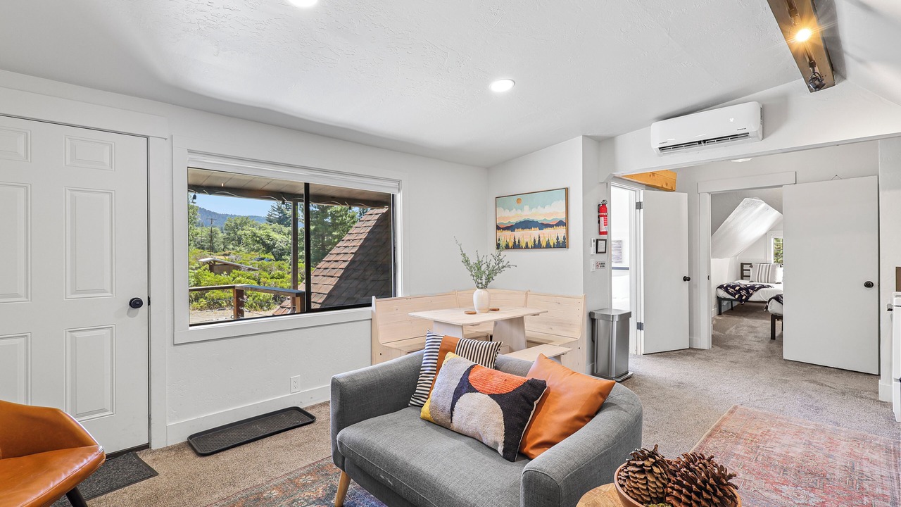 Photo of Livingroom in Mount Shasta