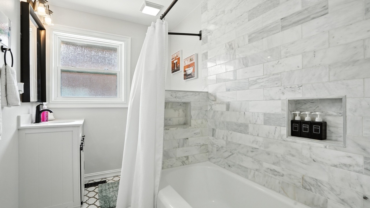 Photo of Bathroom in Cherry Street