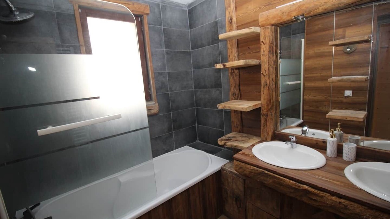 Photo of Bathroom in Superbolquere