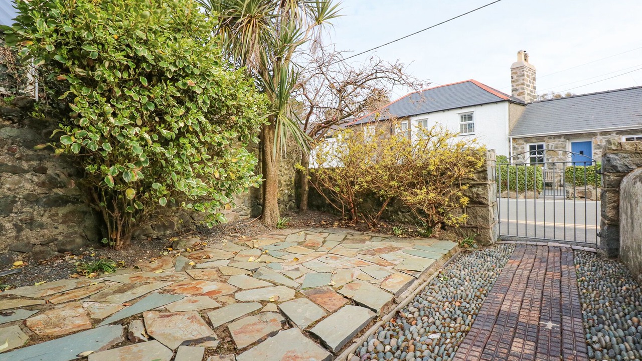 Photo of Outdoor in Edern