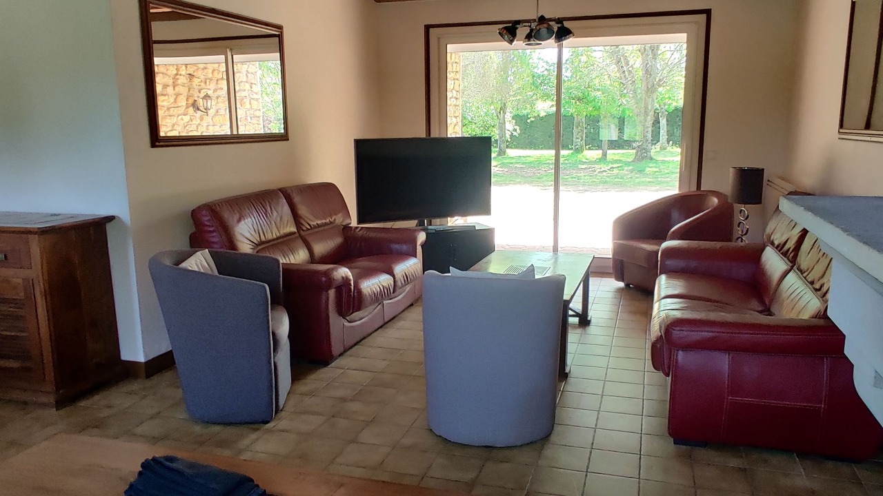 Photo of Livingroom in Thevet-Saint-Julien