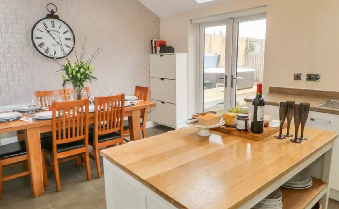 Photo of Others in Hoylandswaine