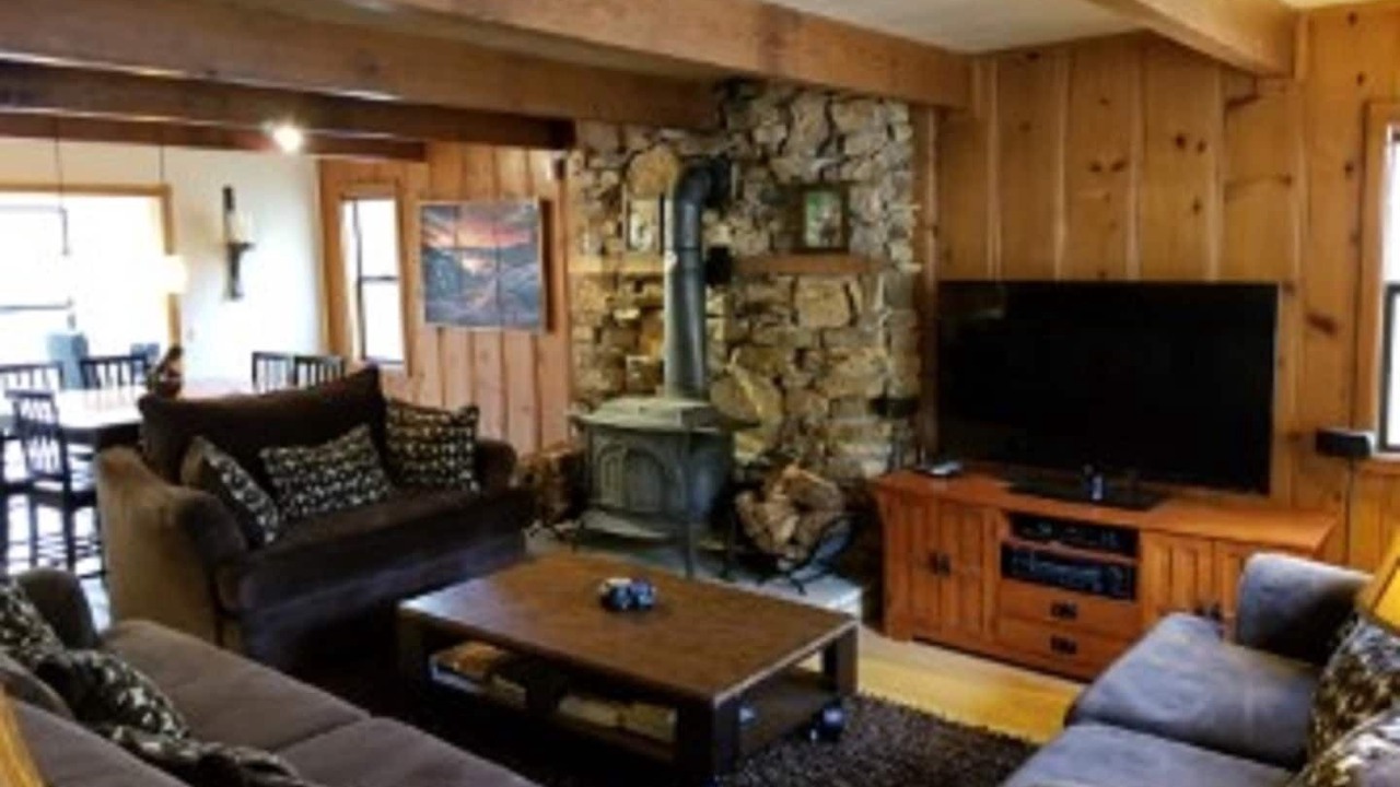 Photo of Livingroom in Montgomery Estates